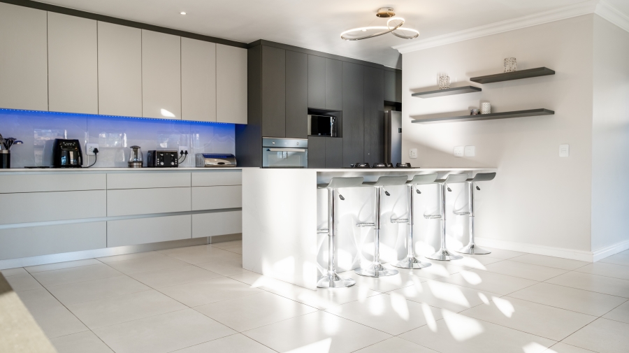 4 Bedroom Property for Sale in Welgelegen Western Cape